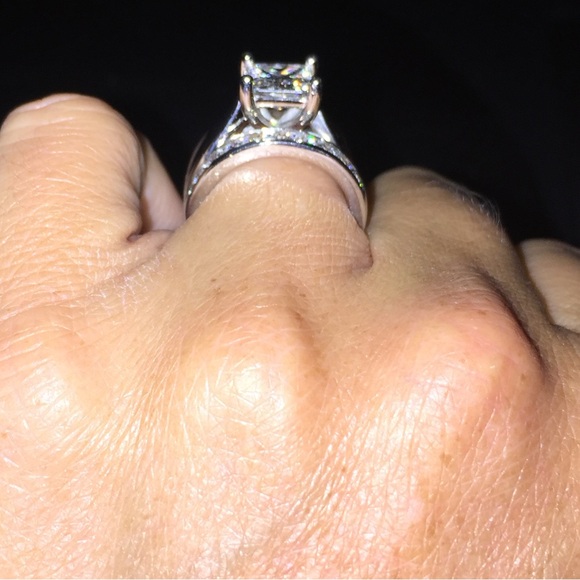 Princess cut / Platinum 1.61 Carat / G / VS2 / Diamond Ring - Picture 10 of 12